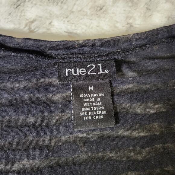 Rue 21 Black Shadow Stripe Sheer Junior's Fitted V Neck Shirt Size M - Picture 2 of 6